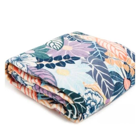 Vera Bradley Plush Throw Blanket Palm Floral Display Only - Picture 2 of 9